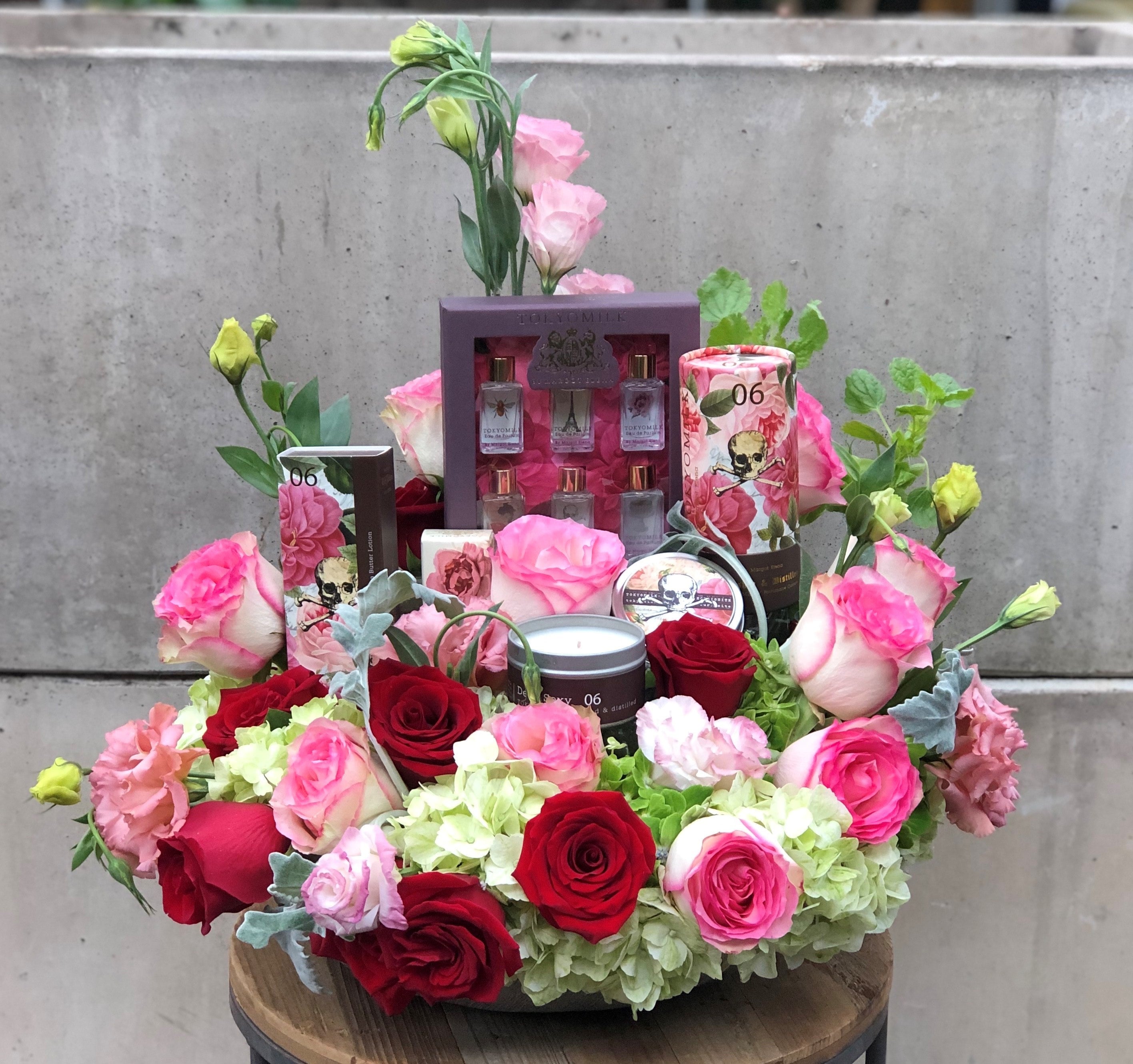 Pink Lisianthus Hydrangea Plants N Petals Flowers Arrangement pink-lisianthus-hydrangea-plants-n-petals-flowers-arrangement