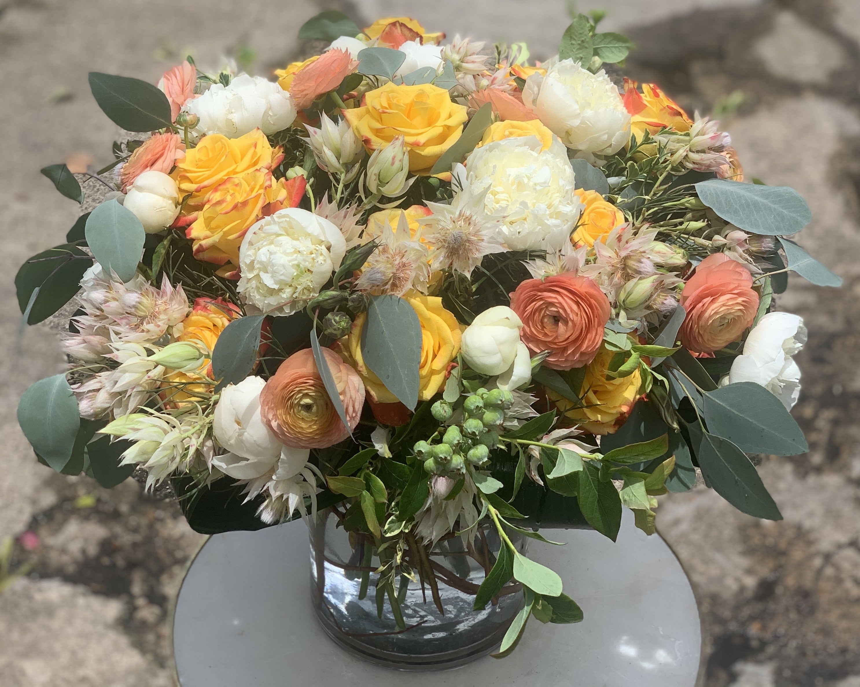 Ranunculus Roses Ranunculus , Roses & Peonies | Plants n' Petals Floral Arrangement ...